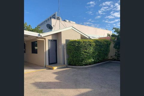 Fully Furnished Modern Unit In Centre Of City - Accommodation Yamba 0