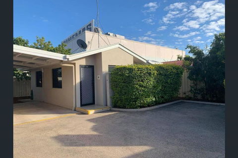 Fully Furnished Modern Unit In Centre Of City - Accommodation Yamba 2