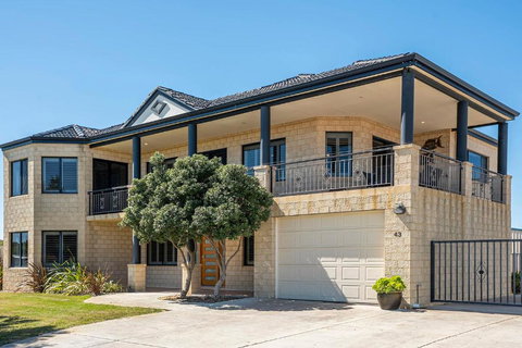 Happy Daze - Accommodation Yamba 0