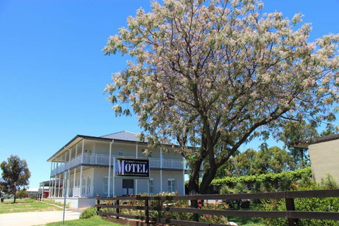 Harden Country Motel - Accommodation Yamba 0