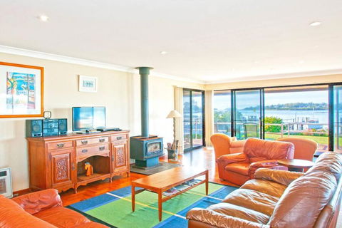 HAIS18G - Riverside Delight - Accommodation Yamba 0