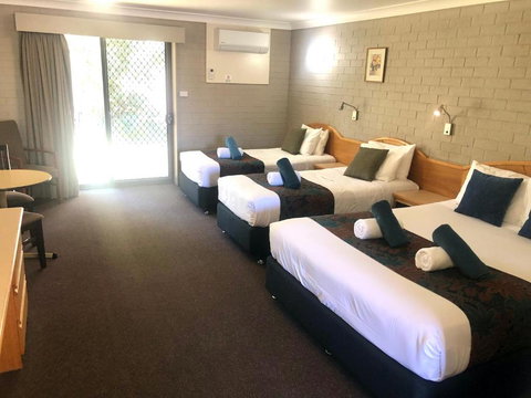 Hilltops Retreat Motor Inn - Accommodation Yamba 2