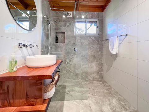 HEXAGON BEACH HOUSE Binalong Bay Of Fires Views - Accommodation Yamba 0