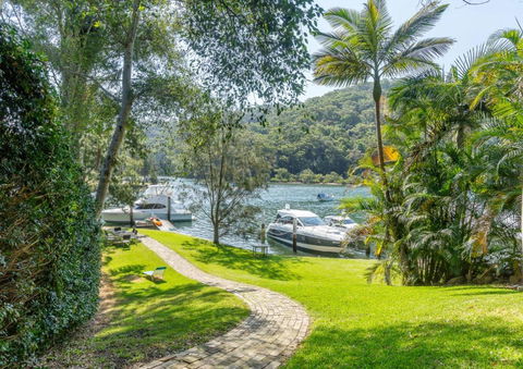 Hidden Beauty - Waterfront - Accommodation Yamba 0