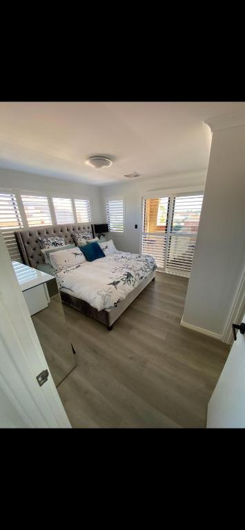 Hillarys Sea-View Panoramic Living - Accommodation Yamba 3