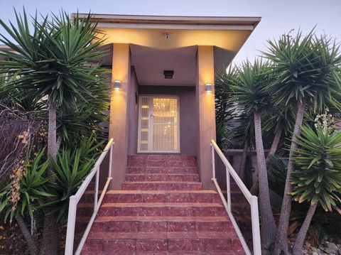 Home In Greenvale, Victoria - Accommodation Yamba 0
