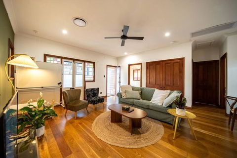House Of Fairy Wren -Charming Queenslander Cottage Mins Drive To Brisbane CBD And Gabba Stadium! - Accommodation Yamba 0