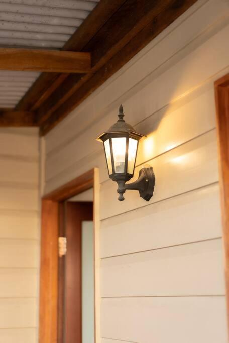 House Of Fairy Wren -Charming Queenslander Cottage Mins Drive To Brisbane CBD And Gabba Stadium! - Accommodation Yamba 2