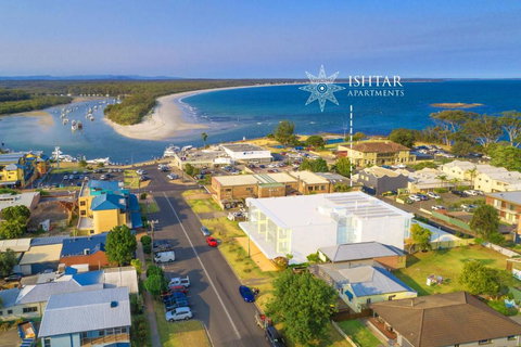 Ishtar Apartment 1- Luxury Living Accommodation - Accommodation Yamba 0