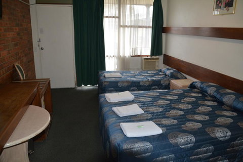 Adrian Motel - Accommodation Yamba 2