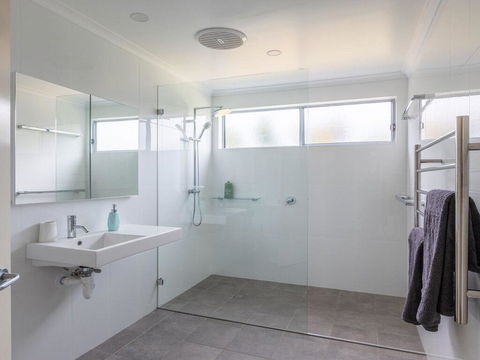 Aloha - Direct Beach Access From Property - Accommodation Yamba 3