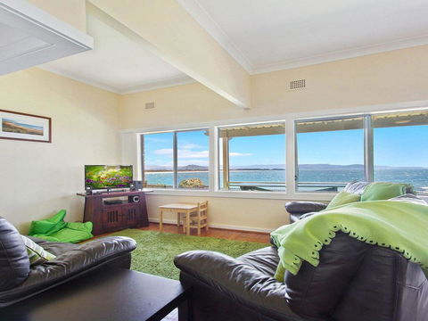 Amazing Aspects - Perched Above Tilbury Cove - Accommodation Yamba 3