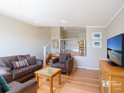 Angourie Blue 1 - Great Ocean Views - Surfing Beaches - Accommodation Yamba 2