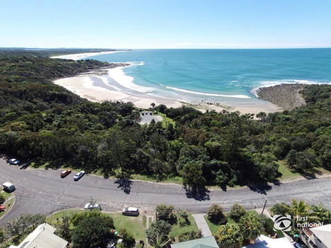 Angourie Blue 1 - Great Ocean Views - Surfing Beaches - Accommodation Yamba 1