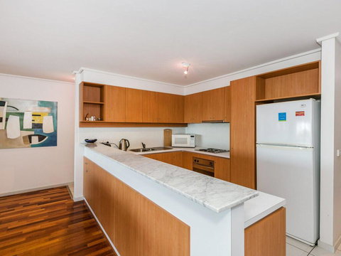 APARTMENT 10 PACIFIC APARTMENTS - FREE WIFI! - Accommodation Yamba 2