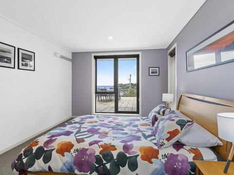 APARTMENT 10 PACIFIC APARTMENTS - FREE WIFI! - Accommodation Yamba 3