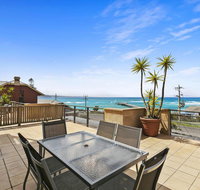 APARTMENT 12 PACIFIC APARTMENTS- Across From the Pier - Accommodation Yamba