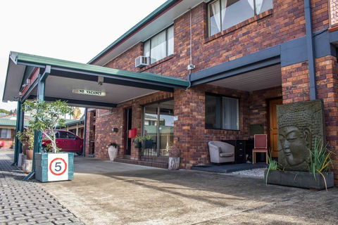 Arabella Motor Inn (formerly South Tweed Motor Inn) - Accommodation Yamba 2