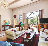 Arty Warehouse Apartment - stroll to South beach - Accommodation Yamba