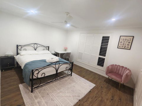 Luxury 3 BR House Near EMP - Accommodation Yamba 3