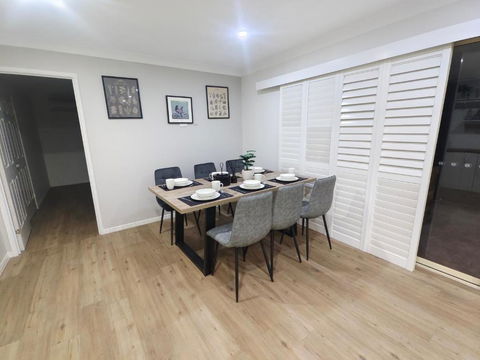 Luxury 3 BR House Near EMP - Accommodation Yamba 2