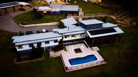 Luxury Mandalong Mansion With Pool & Spa - Accommodation Yamba 0