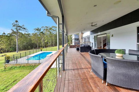 Luxury Mandalong Mansion With Pool & Spa - Accommodation Yamba 2