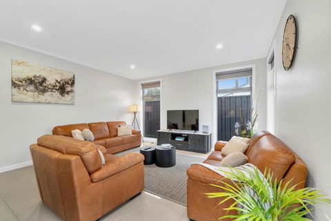 Luxury On City Fringe In Klemzig By Elegant Stays - Accommodation Yamba 1
