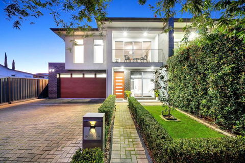 Luxury On City Fringe In Klemzig By Elegant Stays - Accommodation Yamba 0