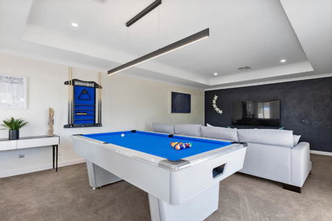 Luxury Riverside Escape With Private Jetty On The Murray River - Accommodation Yamba 1