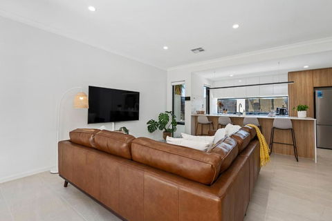 Luxury Urban Retreat - Accommodation Yamba 1