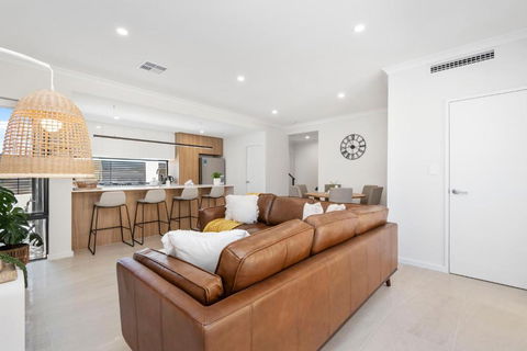 Luxury Urban Retreat - Accommodation Yamba 0