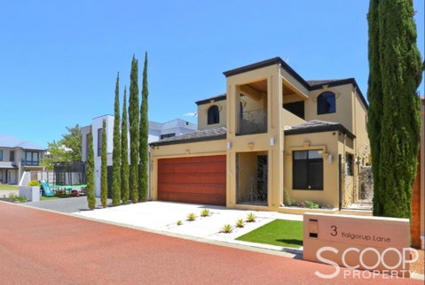 LUXURY VILLA W POOL & SPAS - Accommodation Yamba 1