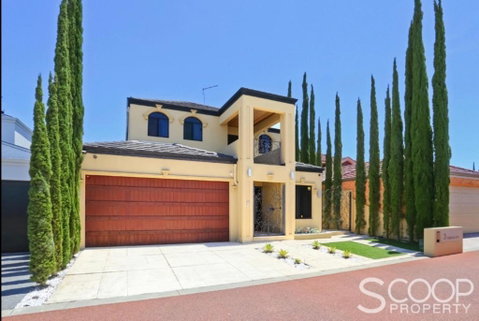 LUXURY VILLA W POOL & SPAS - Accommodation Yamba 3