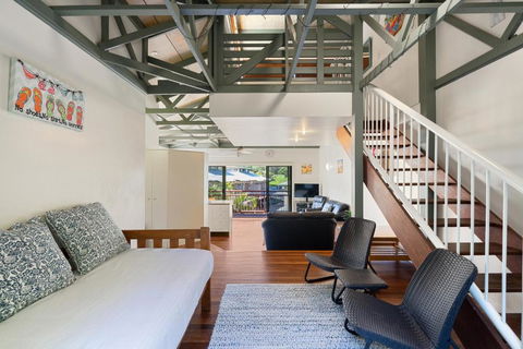 MAIN STAY - 100m To Patrolled Beach, Pool, Wifi, Close To Cafes - Accommodation Yamba 1