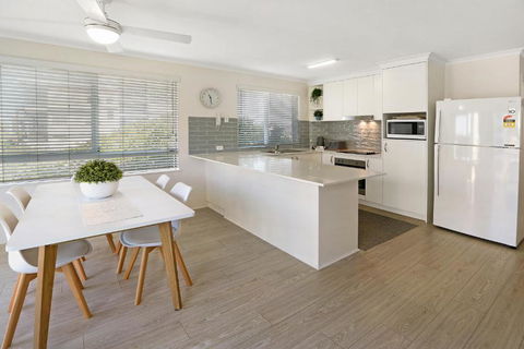 MAINSAIL8- MOOLOOLABA BEACH - Accommodation Yamba 0