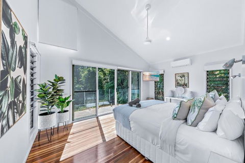 MANDALAY ESCAPE, SECLUSION & SERENITY WITH A POOL - Accommodation Yamba 1