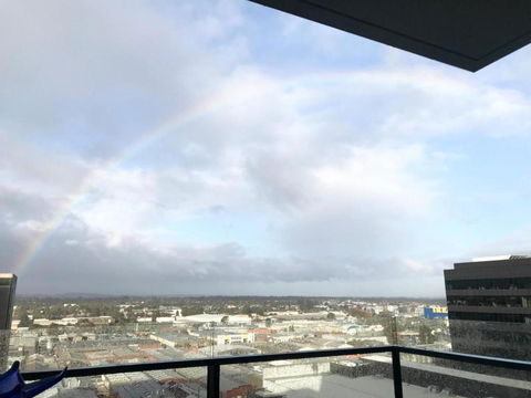 M-city Shopping Center Apartment - Executive Twin King Ensuites - Fully Equipped - Free Parking, Fast Wifi, Smart TV, Netflix, Complementary Drinks & Amenities - Clayton 3168 - Accommodation Yamba 2