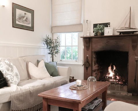 MARIGOLD COTTAGE Charming 1870s Central Daylesford Cottage - Accommodation Yamba 2