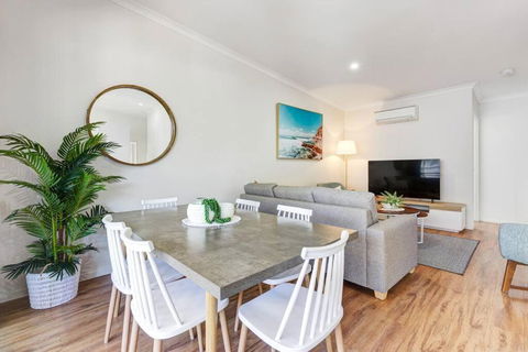 MARJ12- Stylish And Spacious - Accommodation Yamba 3
