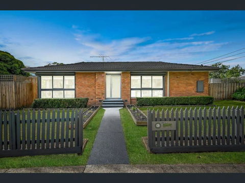 Meadow View Cottage - Accommodation Yamba 0