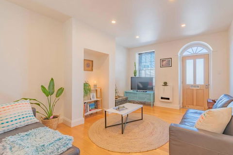 MELVINGTON BOUTIQUE APARTMENT IN HOBART CBD O - Accommodation Yamba 0