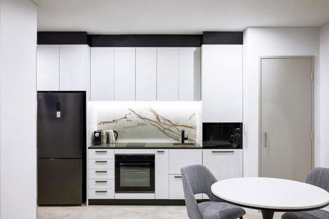 Meriton Suites Liverpool - Accommodation Yamba 2