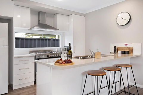Milawa Vineyard Views - Guesthouse 1 - Accommodation Yamba 0