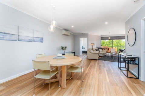 Modern And Homely 2BR Burke Crescent Apartment - Accommodation Yamba 1