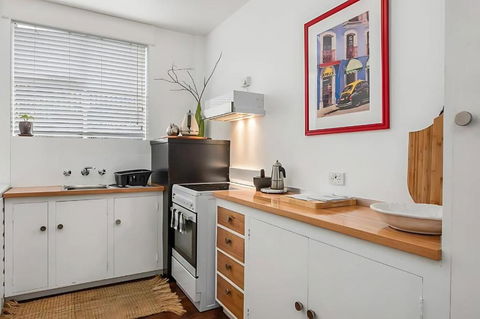 Modern City-Fringe Apartment In New Town - Accommodation Yamba 3