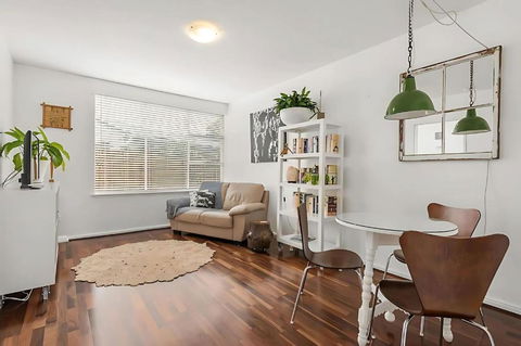 Modern City-Fringe Apartment In New Town - Accommodation Yamba 2