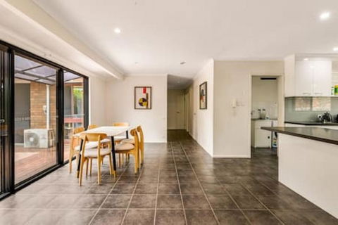 Modern Comfort Retreat 4Bed Cozy Haven W Pool - Accommodation Yamba 0