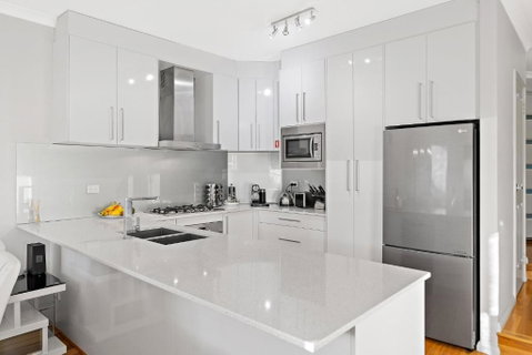 Modern Scarborough Townhouse - Accommodation Yamba 3