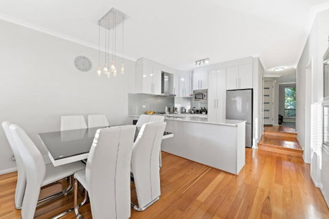 Modern Scarborough Townhouse - Accommodation Yamba 0